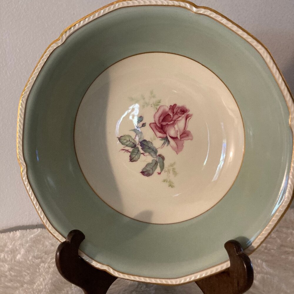 Royal Tettau "Melrose" 9" Round Vegetable Bowl